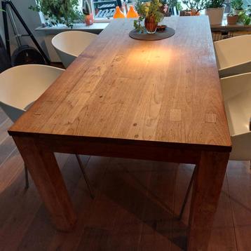 Eetkamerset: Tafel + 4 (design)Stoelen beschikbaar voor biedingen