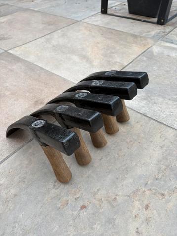 Straathamers beschikbaar voor biedingen