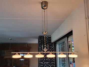 Pendule hanglamp mag voor een prikkie weg(15,--).