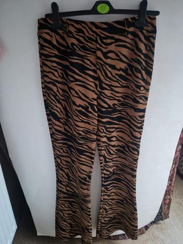 Retro stijl flair flared pants broek maat XL stradivarius beschikbaar voor biedingen