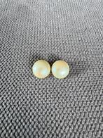 Parelmoer vintage clip oorbellen, Overige materialen, Overige kleuren, Ophalen of Verzenden, Zo goed als nieuw