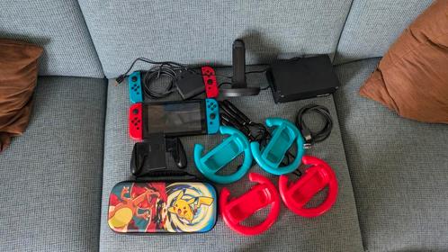 Nintendo Switch met Accessoires, Spelcomputers en Games, Games | Nintendo Switch, Zo goed als nieuw, Platform, 3 spelers of meer