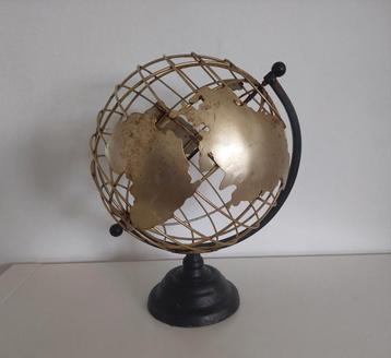 Antieke Globe, Wereldbol beschikbaar voor biedingen