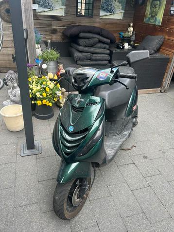 Zip 4t beschikbaar voor biedingen