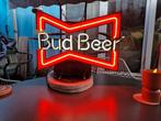 Neon reclame lamp Bud Beer, Eén persoon