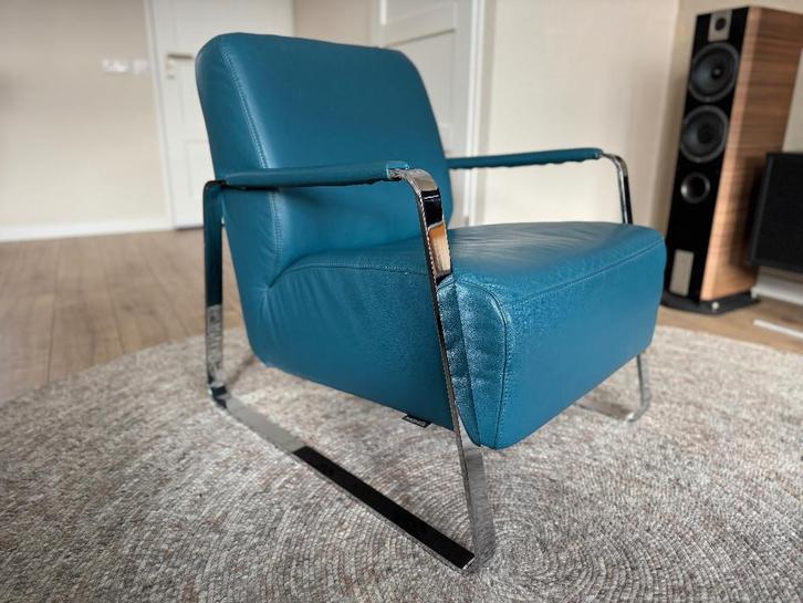Blauw, lederen fauteuil van Montel. Als nieuw!, Huis en Inrichting, Fauteuils, Zo goed als nieuw, Leer, Metaal, 50 tot 75 cm, 75 tot 100 cm