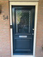 Massief houten voordeur met sierrooster, Doe-het-zelf en Verbouw, Deuren en Horren, Ophalen, Gebruikt, 80 tot 100 cm, Buitendeur