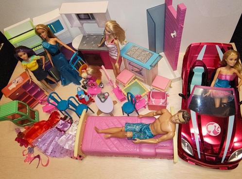 Barbie Collectie spullen en poppen + afst. bestuurbare auto, Verzamelen, Poppen, Zo goed als nieuw, Ophalen of Verzenden