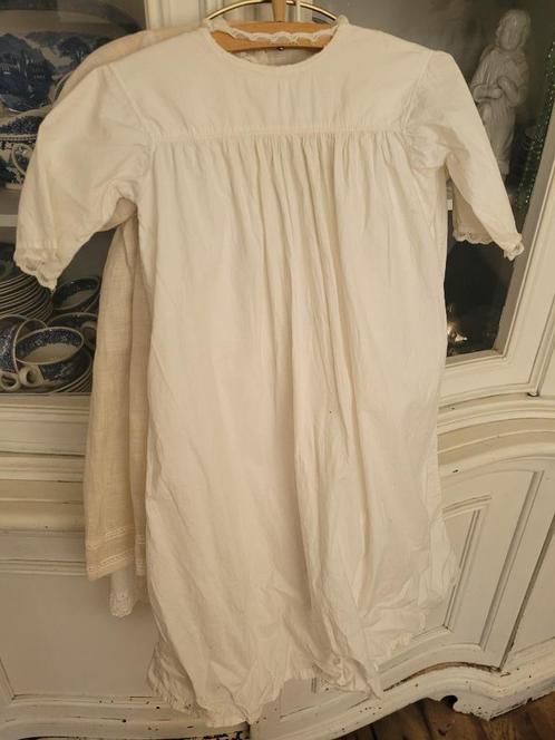 antiek doopjurkje met kant foto 1 t/m 3, Antiek en Kunst, Antiek | Kleding en Accessoires, Kinderen, Ophalen of Verzenden