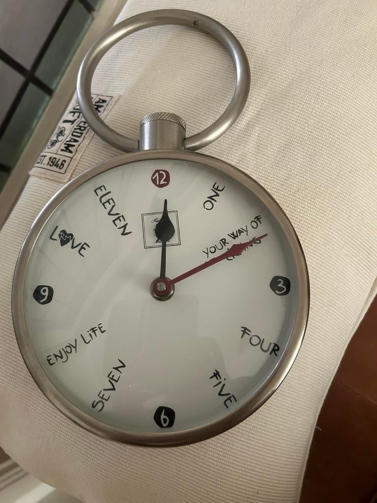 Riviera Maison Hangklok - Fraai Design, Huis en Inrichting, Woonaccessoires | Klokken, Gebruikt, Wandklok, Analoog, Ophalen of Verzenden