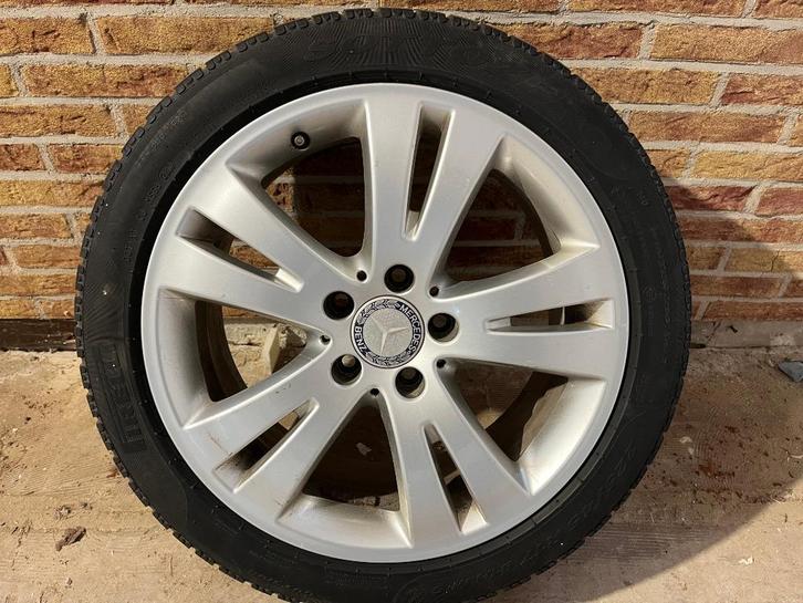 Mercedes winterset velgen + winterbanden, 225/45/17, Auto-onderdelen, Banden en Velgen, Velg(en), Winterbanden, 17 inch, 225 mm