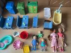 Plastic schooltje en poppenhuis popjes, Verzamelen, Poppenhuizen en Toebehoren, Ophalen of Verzenden, Poppenhuis