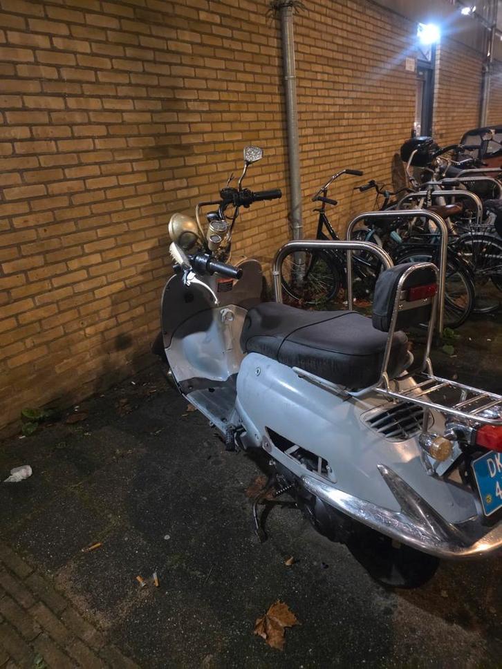 AGM Retro Scooter - Bouwjaar 2017 Documenten export, Fietsen en Brommers, Scooters | Yamaha, Gebruikt, Overige modellen, Maximaal 25 km/u