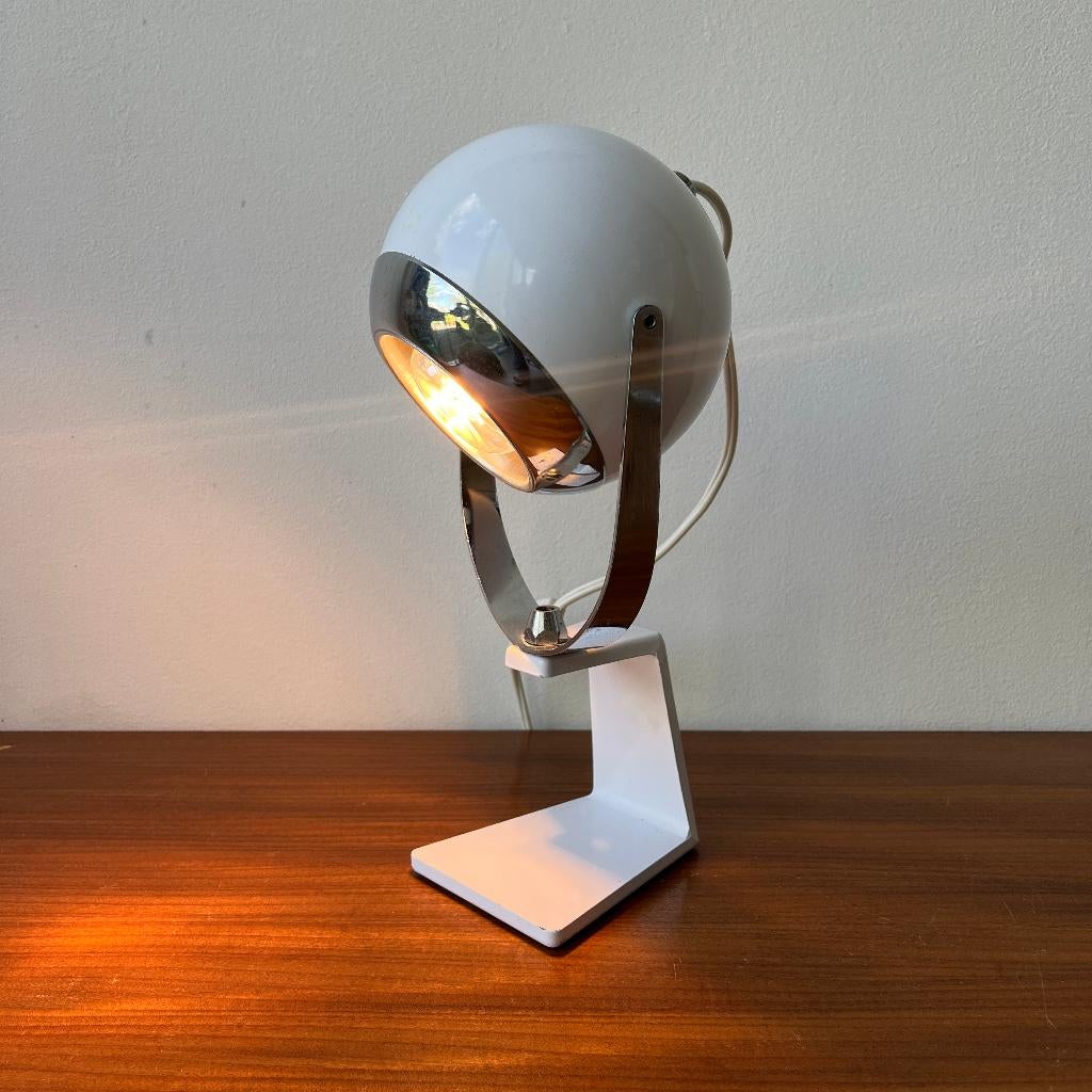 Jaren 70 Italiaans design eyeball lamp bol gietijzer voet, Huis en Inrichting, Lampen | Tafellampen, Gebruikt, Hala, Overige materialen