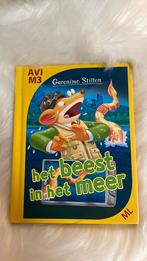 Geronimo Stilton - Het beest in het meer | Hardcover |AVI M3, Ophalen of Verzenden, Zo goed als nieuw, Geronimo Stilton