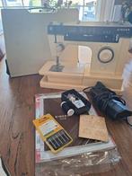 Singer naaimachine type 7110 met toebehoren, Hobby en Vrije tijd, Naaimachines en Toebehoren, Ophalen, Gebruikt, Naaimachine, Singer