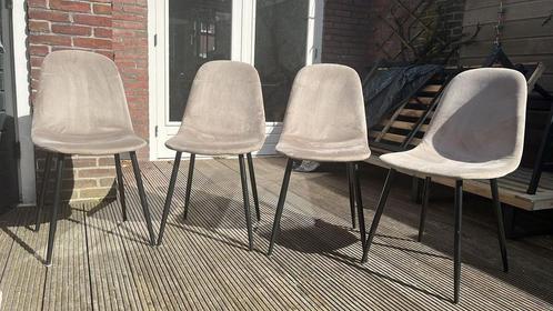 Lichtgrijze eetkamerstoelen (4x), Huis en Inrichting, Stoelen, Zo goed als nieuw, Vier, Grijs, Ophalen