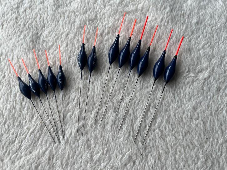 adv 323 / NIEUW set 13 dobbers MT, Watersport en Boten, Hengelsport | Witvissen, Nieuw, Dobber of Lood, Ophalen of Verzenden