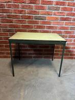 Vintage kinder tafeltje - of bijzet tafeltje, Ophalen of Verzenden, Gebruikt, Tafel(s)