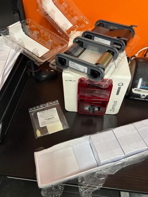 Evolis Zenius pasjesprinter (defect?), Computers en Software, Printers, Gebruikt, Printer, Overige technieken, Kleur printen, Ophalen of Verzenden