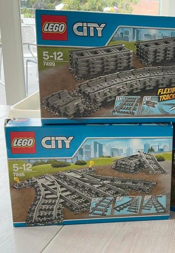 Lego 2 doosjes met rails. beschikbaar voor biedingen