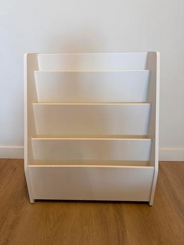 Leuke witte boekenkast voor de kinderkamer! beschikbaar voor biedingen