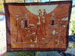 Afrikaanse voorstelling op rood / bruin batik? stof 96x75 cm, Gebruikt, Ophalen of Verzenden, 30 tot 120 cm, Katoen