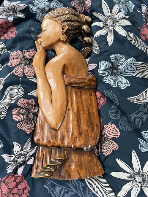 Beeldhouwwerk van een vrouw, Antiek en Kunst, Kunst | Beelden en Houtsnijwerken, Ophalen of Verzenden