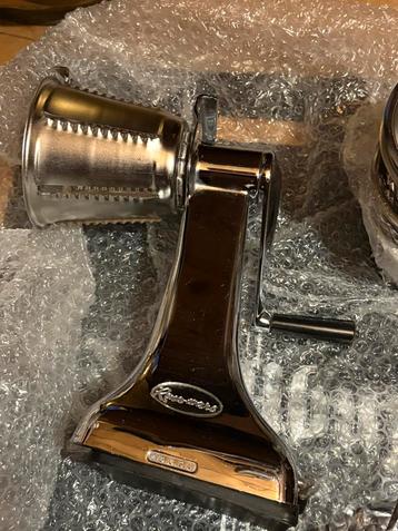 Professioneel Rena-ware Keukensnijder met 5 Kegels beschikbaar voor biedingen