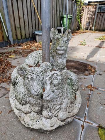 Droogmolen standard van beton, met 3 lammetjes beeld +meer. beschikbaar voor biedingen
