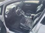 Toyota Auris 1.8 Full Hybrid Executive | CRUISE CONTROLE, Euro 5, Zwart, 4 cilinders, Wit