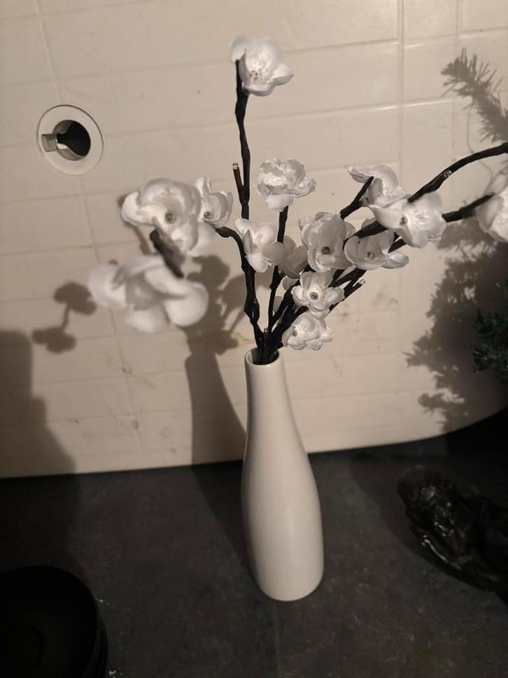 Nepbloemen met LED verlichting, Huis en Inrichting, Woonaccessoires | Vazen, Nieuw, Wit, Minder dan 50 cm, Kunststof, Ophalen of Verzenden