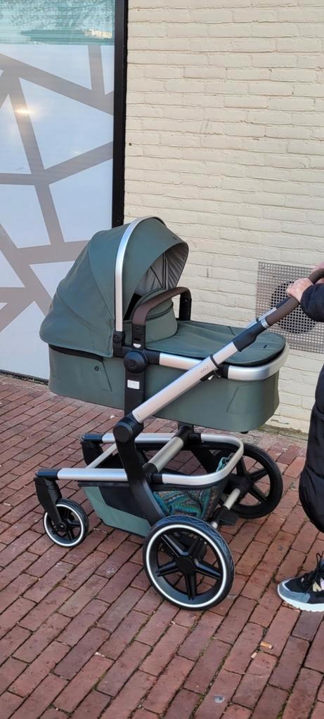 Joolz Day + kinderwagen marvellous green + voetenzak 2022, Kinderen en Baby's, Kinderwagens en Combinaties, Zo goed als nieuw