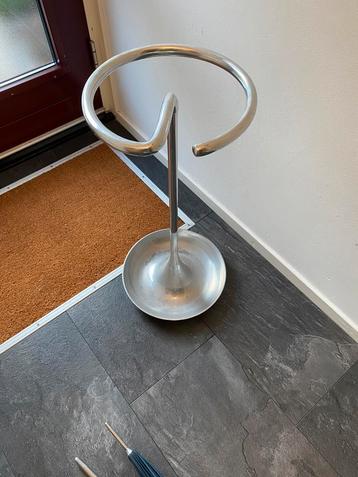Paraplu standaard beschikbaar voor biedingen