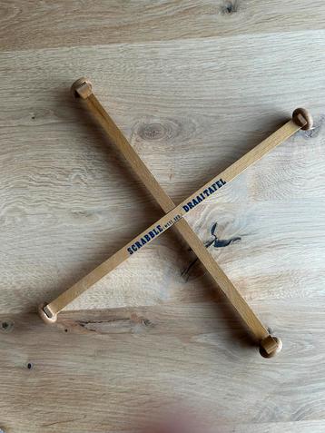 Scrabble draaitafel beschikbaar voor biedingen