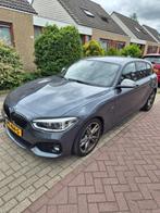 BMW 1-Serie 118i M Sport 136pk Aut 2017 Grijs, Auto's, 65 €/maand, Alcantara, Origineel Nederlands, 650 kg