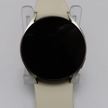 Samsung Galaxy Watch 6 GPS Goud | In Nette Staat beschikbaar voor biedingen