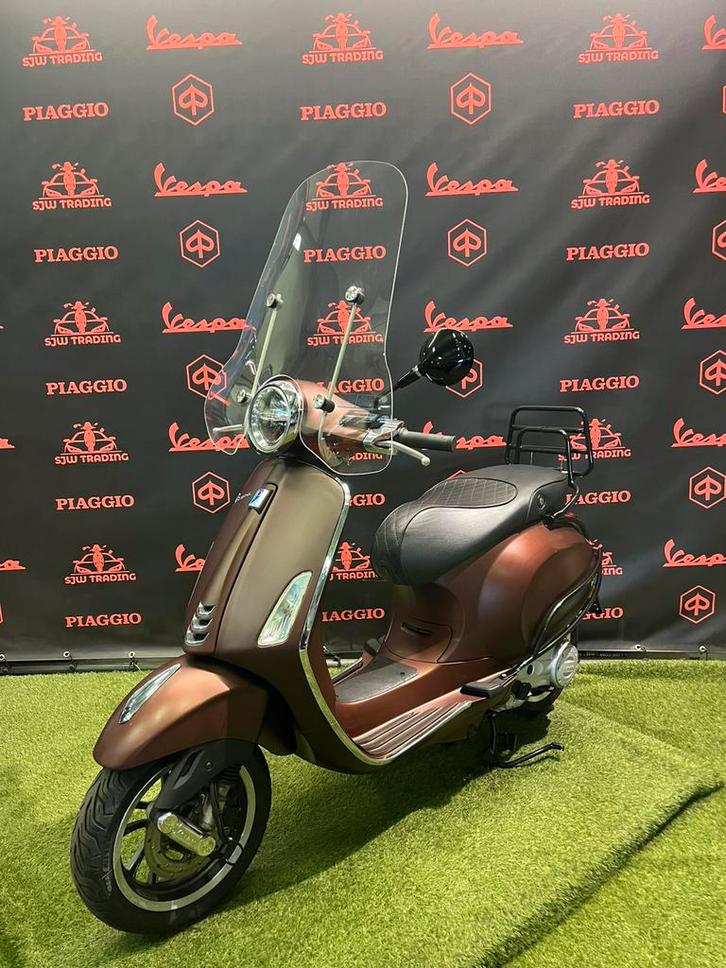 Vespa Primavera 2019 Snor/Brom! Matte Bruin 50th Anniversary, Fietsen en Brommers, Scooters | Vespa, Overige modellen, Benzine