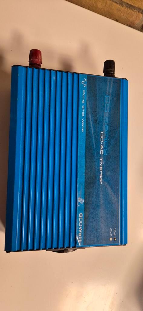 600W DC-AC pure sinus omvormer, Auto-onderdelen, Elektronica en Kabels, Gebruikt, Ophalen of Verzenden