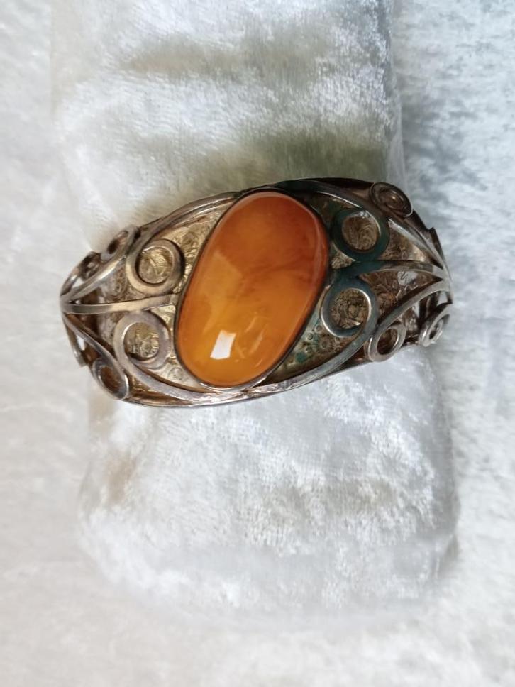 Mooie Aparte Handgemaakte Zilveren Armband met Barnsteen, Sieraden, Tassen en Uiterlijk, Antieke sieraden, Armband, Zilver, Met edelsteen