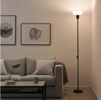 TÅGARP Staande uplight, zwart/wit (IKEA), Huis en Inrichting, Lampen | Vloerlampen, Metaal, 150 tot 200 cm, Zo goed als nieuw