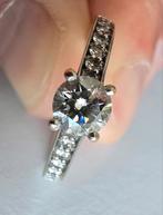 18 karaat witgouden ring met ruim 0,5 karaat diamant, Wit, Ophalen of Verzenden, Zo goed als nieuw, Dame