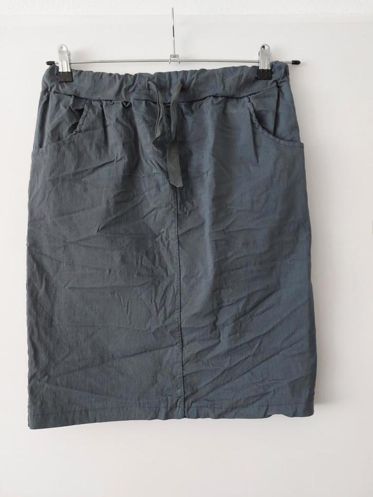 Nieuw! Stretch Rok Grijs. Maat 40/42, Kleding | Dames, Rokken, Nieuw, Maat 38/40 (M), Grijs, Knielengte, Ophalen of Verzenden