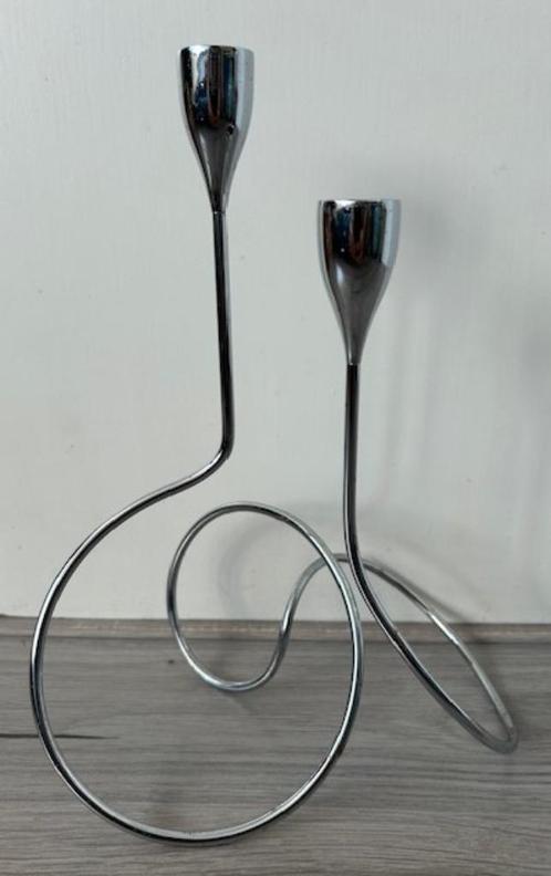 Loop design kandelaar verchroomd, Huis en Inrichting, Woonaccessoires | Kandelaars en Kaarsen, Gebruikt, Kandelaar, 25 tot 50 cm