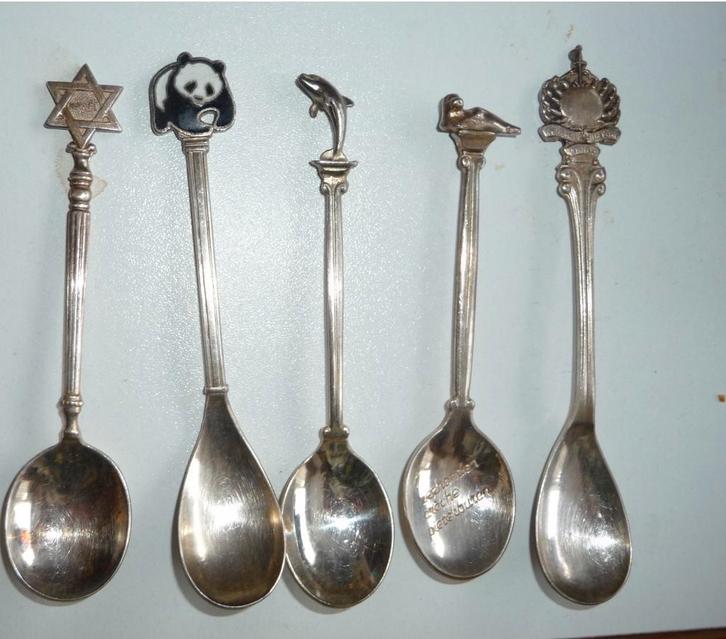 5 lepeltjes 3 v wwf, 1 v koningin wilhelmina fonds en Israel, Verzamelen, Porselein, Kristal en Bestek, Zo goed als nieuw, Bestek