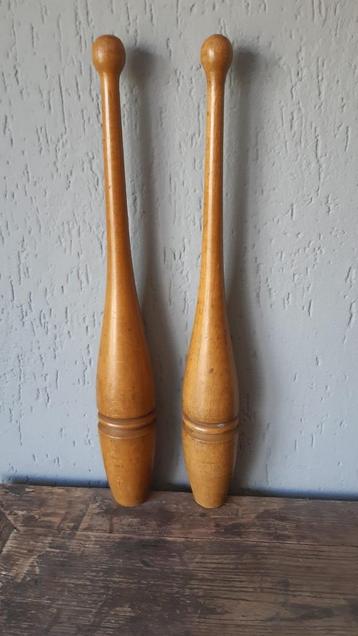 Vintage 2 Houten knotsen kegels - lengte 47,5 cm. beschikbaar voor biedingen
