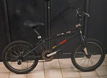 BMX Freestyle Crossfiets 20 inch met 2 Voetsteunen  beschikbaar voor biedingen