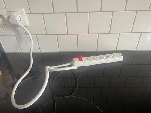 USA 6 outlet powerbar with 3FT cord - USA plug - EU adapter, Computers en Software, Laptop-opladers, Zo goed als nieuw, Ophalen of Verzenden