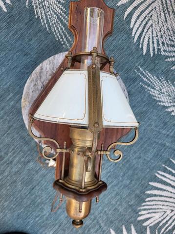 Wall lamp, messing en hout Qvist & co beschikbaar voor biedingen