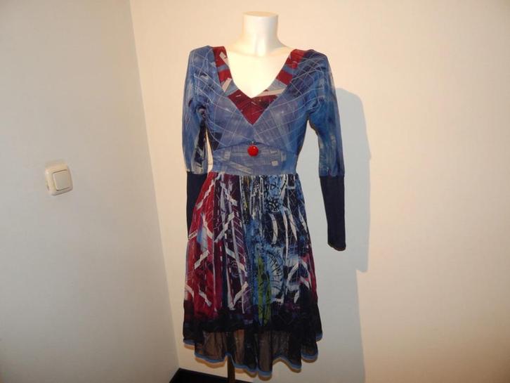 Save the Queen mooie jurk kleurrijke print sier hanger S, Kleding | Dames, Jurken, Zo goed als nieuw, Maat 36 (S), Blauw, Knielengte